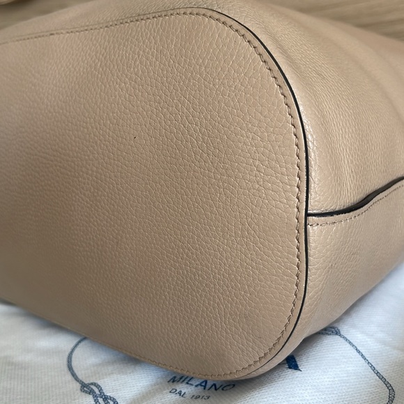 Prada Vitello phenix cammeo leather stripe strap bucket bag crossbody purse š¤ - Picture 8 of 16